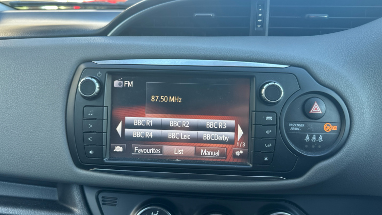 Toyota Yaris 1.33 VVT-i Icon 5dr Petrol Hatchback